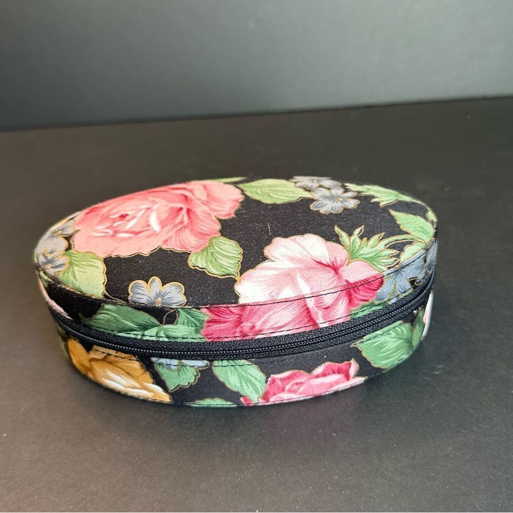 Black Floral Travel Jewelry Case‎